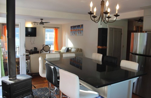 Provincetown House | 1.5 Blocks to Bay Beach & Pier! Huge 5BR w/4 Kings & 4-Car Pkg, Private Yard.