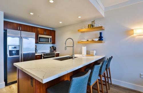 Honokowai Condo | 1 bedroom at Honua Kai Mountain view remodeled April 2023 King Bed, Central AC
