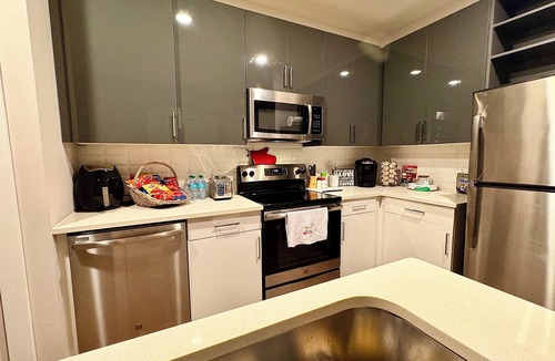 Sandy Springs Apartment | 2-bedroom 2-bath Luxury Comfort apartment in Atlanta with AC and fitness room