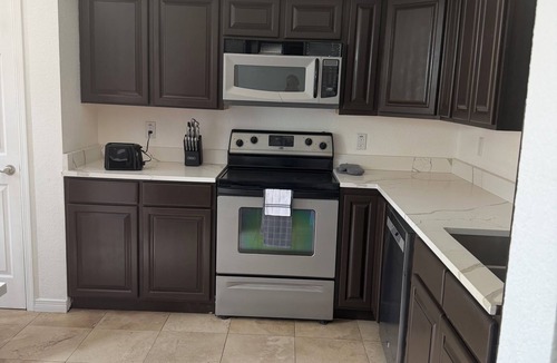 El Paso Apartment | 2 bedroom apartment in gated community with a beautiful Mountain View,
