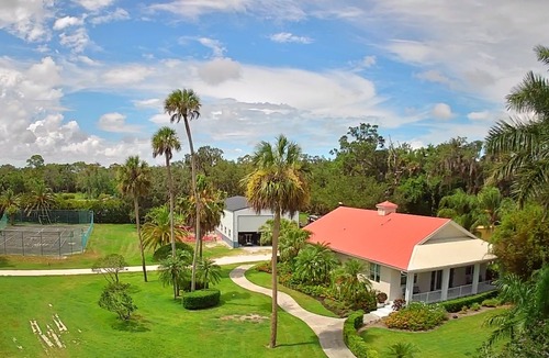 Tropic House | 2-bedrooms 2-baths with PICKLE BALL, TENNIS, BATTING CAGE, BASKETBALL, & POOL.