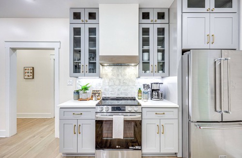Arsenal House | 2 Blocks from Riverwalk: 1 Mile to SA Downtown