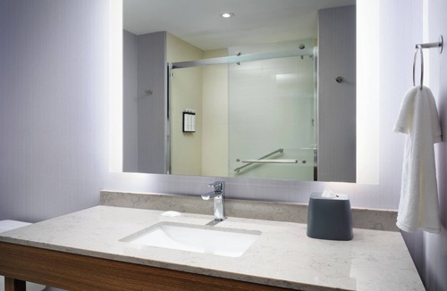 Melbourne Hotel | 2 Modern Rooms w/Sofa bed Ideal for Family Stay | Breakfast Included
