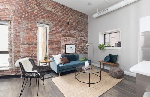 Downtown Boston Apartment | 200mbps speeds Laundry Long Stays