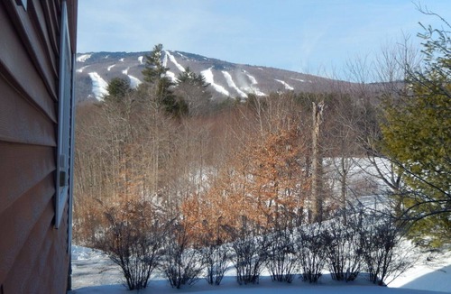 Ludlow House | 2026-27 dates available! Mountain biking or hiking the Green Mtn, or ski Okemo!