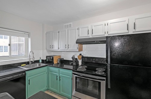 Peachtree Center Condo | 21 first floor cozy condo in the center of DT Atlanta