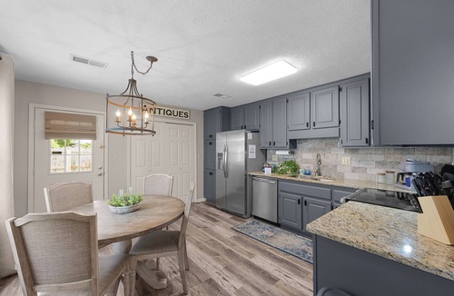 Jackson House | 2BR 1BA Cozy Townhome All the Amenities Patio Minutes from I-40