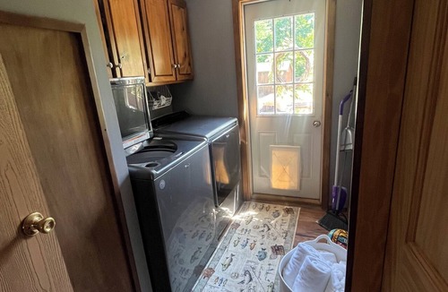 Mayfield House | 3 Bedroom house near the Great Sacandaga Lake - Sleeps 8+ Full bsmt w game room!