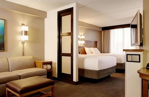 Gwinnett Place Hotel | 3 Pet Friendly Units! with Onsite Pool | Near Pirate’s Cove Adventure Golf