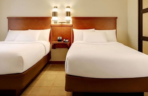 Gwinnett Place Hotel | 3 Pet Friendly Units! with Onsite Pool | Near Pirate’s Cove Adventure Golf