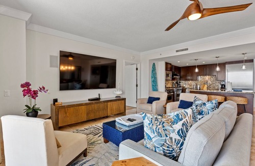 Kaanapali Condo | 3BD Oceanfront Retreat w/Lanai, Floor-to-Ceiling Views & Modern Kitchen - Honua Kai 825