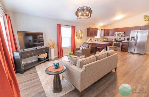 Meadow Lakes House | 3bd Quiet/Private Home w/Kitchen & Laundry!