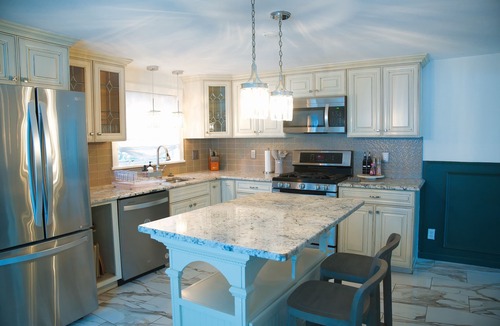 Everett House | 3BR/2BA Chic and Tranquil Magnolia House Near Boston