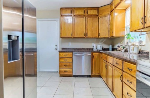 West Melbourne House | 3BR Charming Pool House Near Beaches