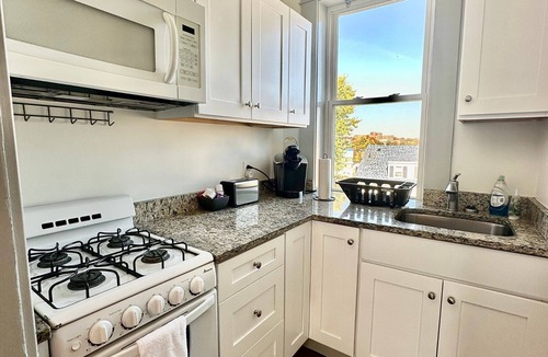 Federal Hill Apartment | 3BR Luxe Penthouse Federal Hill/Downtown Foodies dream!