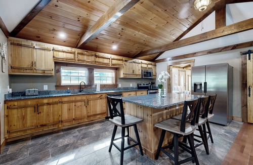 Salem House | 4 Mi to Dtwn Morganton! Family Retreat w/Patio