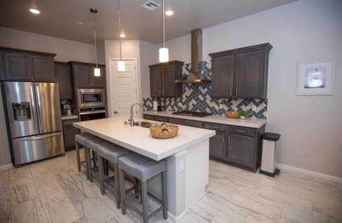 Las Cruces Villa | 4014/Russ Modern · New Home in Quiet Neighborhood - Relax and Enjoy
