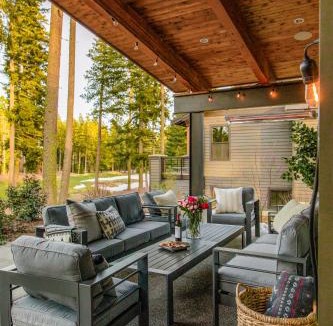 Cle Elum House | 5 King Beds! Golf Course View on Huge Shaded Deck