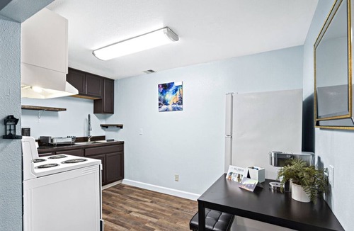North Star Apartment | 5 Min walk to restaurants/cafes, 8 min drive to airport, 10 min walk to trails.