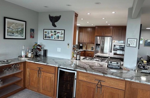 Downtown Anchorage House | 6-bedroom House Downtown Anchorage ideal for Families, Teams & Extended Stays