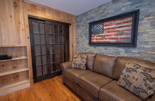 Greenville House | A Spacious Private House and Garage Gameroom located in the Catskills.