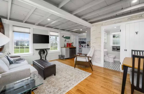 West Barnstable Cottage | Adorable Cape Cod Cottage