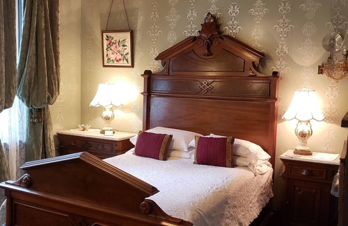 Fairbanks Bed & Breakfast | Alaska Heritage House Bed and Breakfast