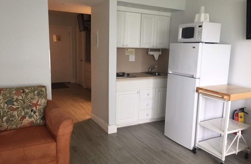 Indialantic By The Sea Resort | Amazing Family Beach Retreat | Oceanfront Suite w/Patio | Pets Allowed