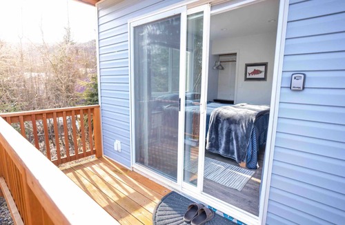 Bear Creek Apartment | Amazing views on a quiet street just outside of Seward, AK