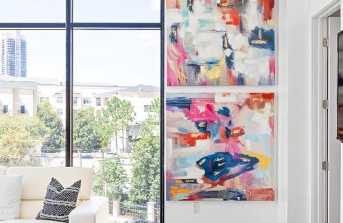 Buckhead Heights Apartment | Artistically Gleaming Buckhead Retreat