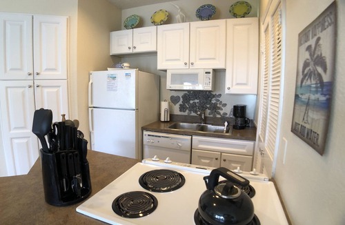 Corpus Christi Condo | "Avalon" ~ a splendid resort-style 1st-floor Beach Club condo!