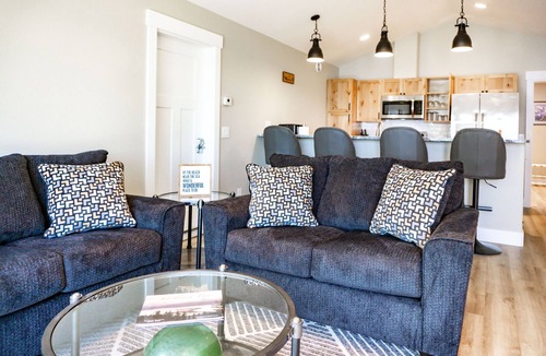 Homer House | Beachfront property! 2 Bed/2 Bath and no added cleaning fees