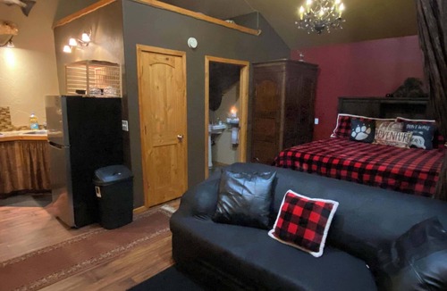 Kalifornsky Cabin | Bear Cabin-Gunning Cabin Rentals