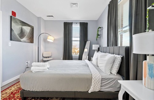 Everett Apartment | Beautiful 1BR Near Encore Boston ol65