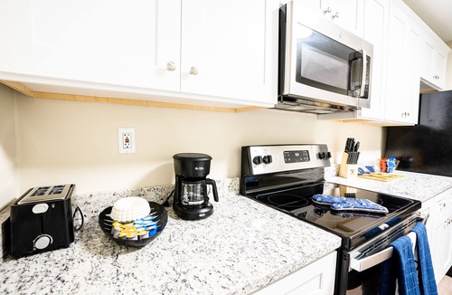 Candler-McAfee House | Beautiful Home in Decatur w/game room. 12 min from Downtown.18 min from Airport