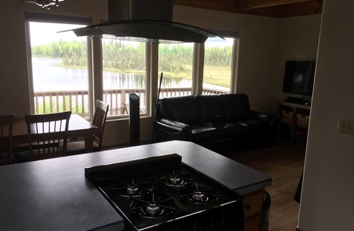 Ridgeway House | Beautiful Lakefront Property Minutes From The Kenai River And Soldotna
