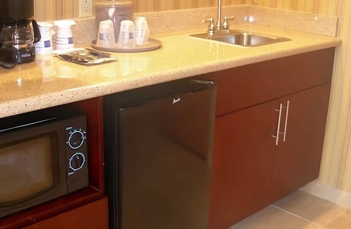 Westside Hotel | Better Choice for your Vacation! 3 Units, Pool, Pets Allowed, Free Parking!
