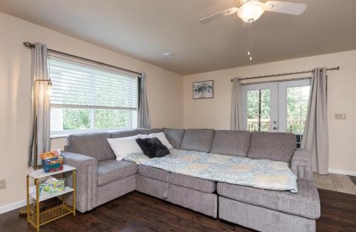 Fairbanks House | Birch Hill Homestay