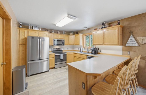 Missoula House | Blackfoot Riverfront House with Hot Tub & Relaxing Views- Minutes to KettleHouse