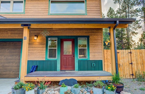West Yellowstone House | Boundary Basecamp Unit B | Walk to Yellowstone