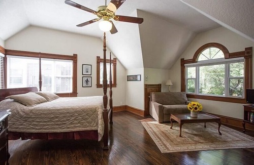 Clarksville Bed & Breakfast | Brava House Bed and Breakfast