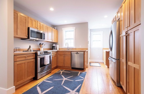 Naushop House | Bright Mid-Island Nantucket Vacation Home Close to Town, Beaches & Bike Paths