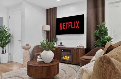 Griggs Park Apartment | Brookline Lux | Rooftop Fenway T BU BC Simmons