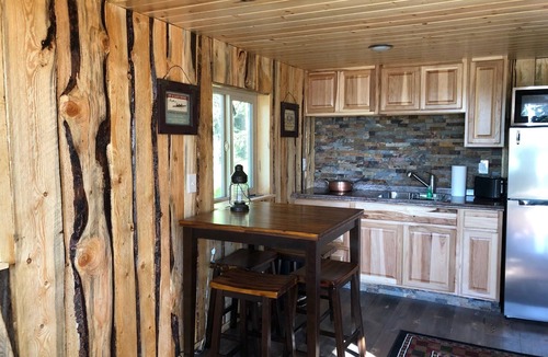 Ridgeway Apartment | CAM'S LAKESIDE BUNKHOUSE