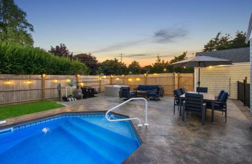 Hyannis House | Cape Escape