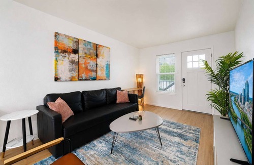 Hancock Apartment | Central modern 2BR close to UT, Moody Center, & DT