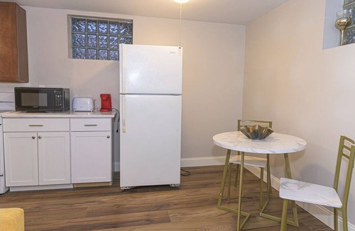 Oakley Apartment | Charming 1-bedroom apartment with WiFi, AC in enchanting Cincinnati