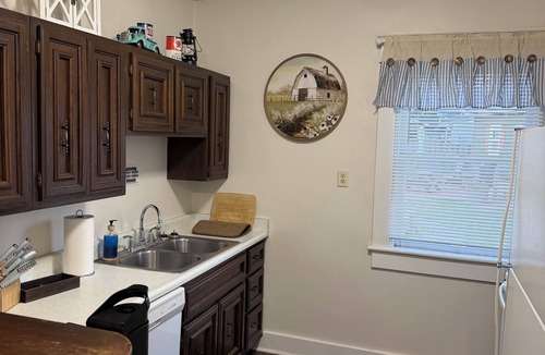 Wabash Apartment | Charming 2-bedroom apartment with WiFi, AC in Wabash. Great location