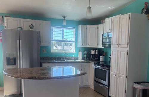 Big Pine Key House | Charming 2-bedroom 2- bath home located in the middle of The Key Deer Refuge.