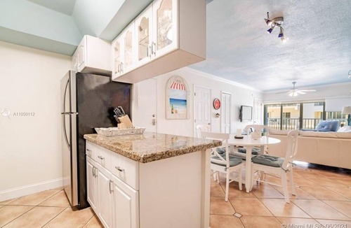 Key Biscayne Apartment | Charming 2br with BEACH ACCESS and full amenities